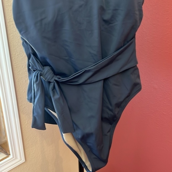 NEW Shade and Shore Charcoal Wrap Tie One Piece Swimsuit Size L - Picture 4 of 8